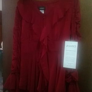 NWT Feminine & flirtatious